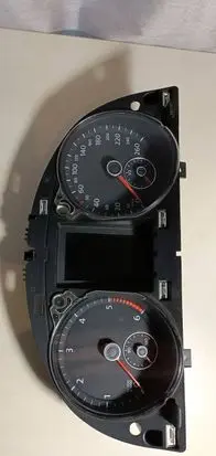Volkswagen PASSAT B7 Speedometer (instrument cluster) 3AA920870A