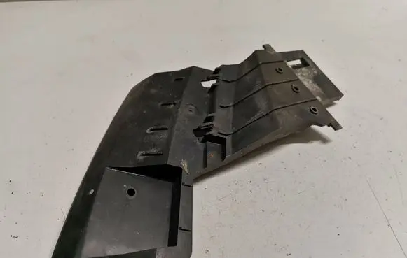 Volvo S60 Front bumper mounting bracket 31323428
