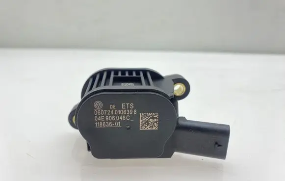 Volkswagen Golf VIII Turbo solenoid valve 04E906048C