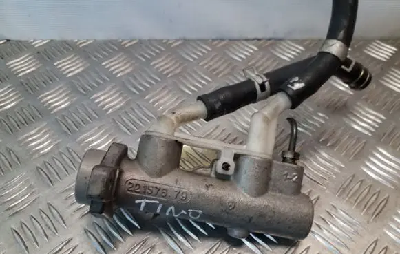 Nissan Almera Tino Master brake cylinder 22157879