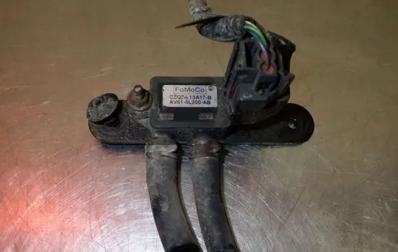 Ford Focus Exhaust gas pressure sensor AV61-5L200-AB