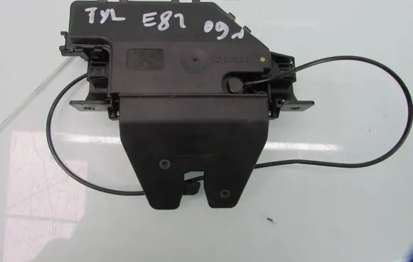BMW 1 E81 E87 Tailgate exterior lock 7840617
