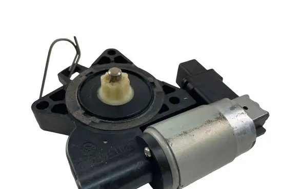 Mazda 6 Rear door window regulator motor GJ6A5858X