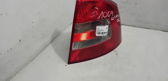 Skoda Octavia Mk2 (1Z) Rear/tail lights 1Z5945096A 1Z5945112A