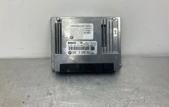 BMW 5 E60 E61 Engine control unit/module 7576551 7575852 0261209257