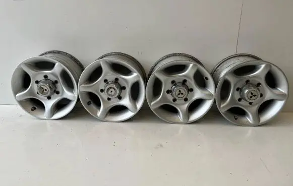 Mitsubishi Pajero R15 alloy rim 