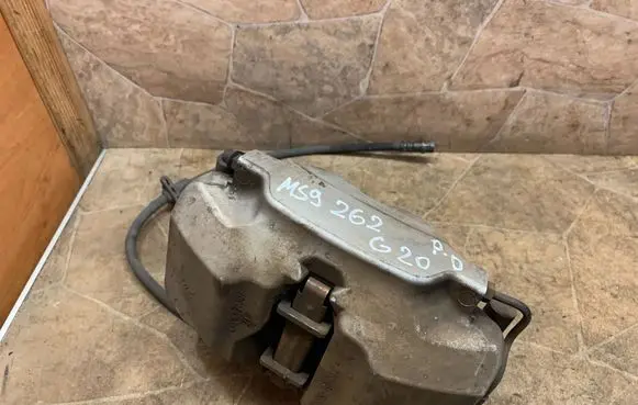 BMW 3 G20 G21 Front brake caliper 688584002