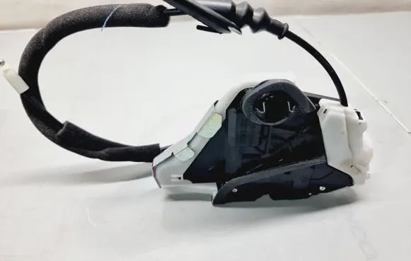 Renault Arkana Front door lock 805017782R