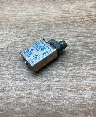 BMW 5 E39 Antenna control unit 8362533