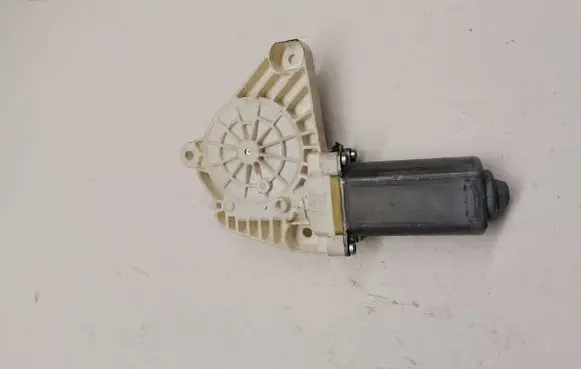 Mercedes-Benz S AMG W222 Front door window regulator motor A2079061200