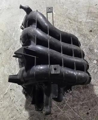Volkswagen Polo III 6N 6N2 6NF Intake manifold 036129711