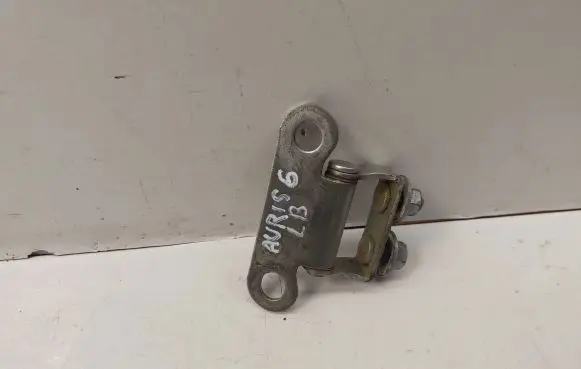Toyota Auris 150 Tailgate/trunk/boot hinge 6881005010