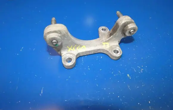 Volvo XC40 Driveshaft support bearing bracket 31367666