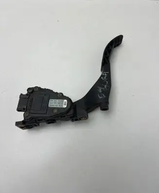 Volkswagen Golf IV Accelerator throttle pedal 1J1721503H