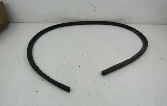 Audi A4 S4 B7 8E 8H other engine part 8E0823723B