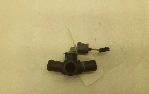 Jaguar XJ X351 Coolant temperature sensor 8LBA12A648AA