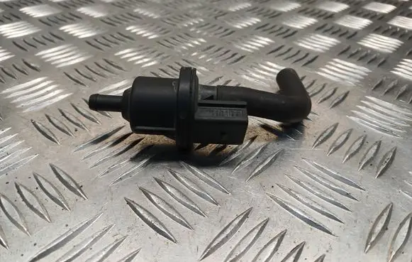 Volkswagen Golf V Valve vacuum 6QE906517