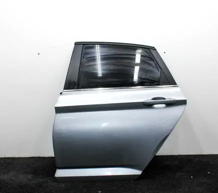 Volkswagen Jetta VII Rear door 17A83311