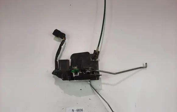 KIA Sorento Front door lock