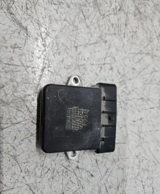 Lexus ES 250 - 300 - 330 Ignition relay 8962135011 1313002340