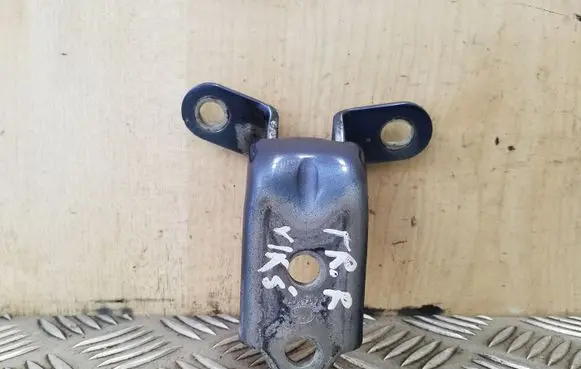 Hyundai i40 Front door upper hinge