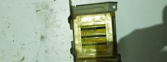 Subaru Impreza II Airbag control unit/module 98221FE000