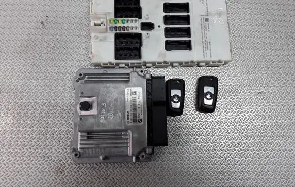 BMW 3 F30 F35 F31 Engine ECU kit and lock set 0281018502 8517862 116RI001052