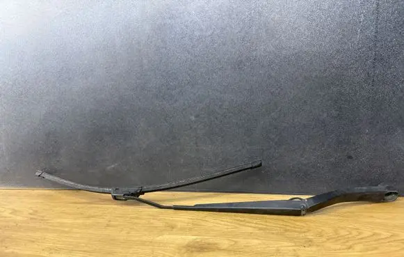 Opel Insignia A Front wiper blade arm 13227398