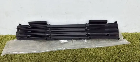 Opel Grandland X Front bumper lower grill 3552820 Y00085880