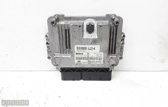 Hyundai i40 Engine control unit/module 0281019573
