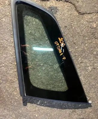 Opel Corsa D Rear side window brak