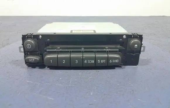 Toyota Yaris Verso Radio/CD/DVD/GPS head unit 86120-52260