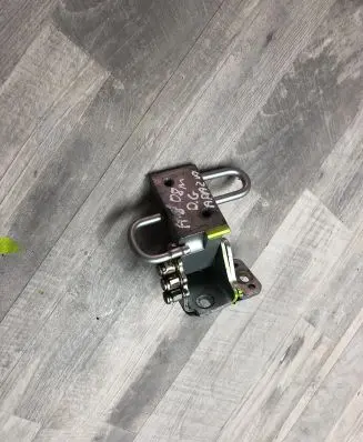 Rear door hinge set
