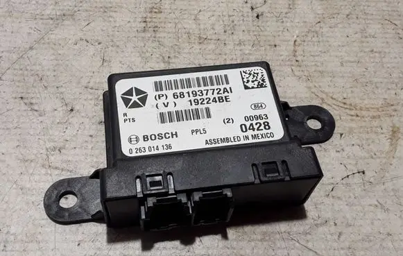 Chrysler Pacifica Parking PDC control unit/module 68193772AI