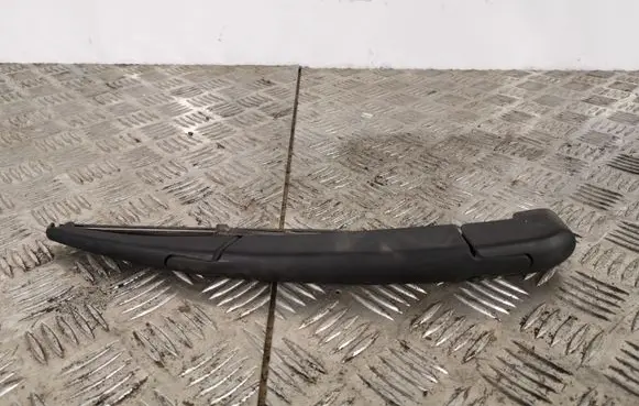 Jeep Renegade Rear wiper blade arm