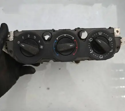 Ford Focus Climate control unit 3M5t19980AD 6960732051 69607320
