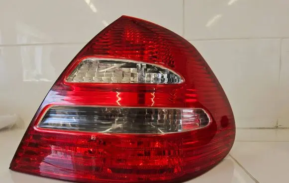 Mercedes-Benz E W211 Rear/tail lights A2118200464