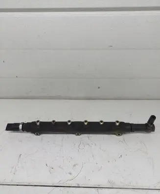 Volvo V70 Fuel main line pipe 8658252 0445215010