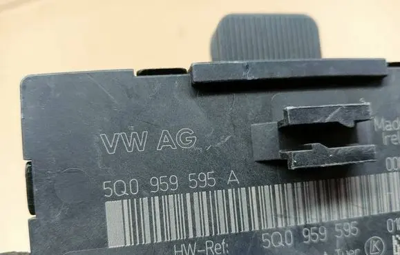 Audi A3 S3 8V Door control unit/module 5Q0959595A 5Q0959595