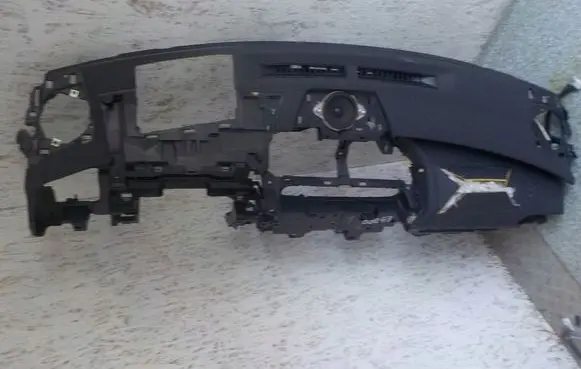 Lexus UX Dashboard 97789ou77