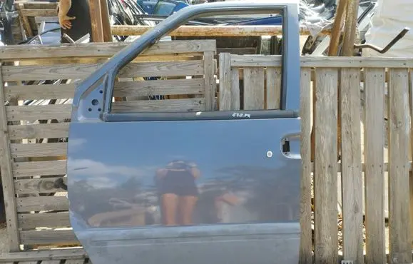 Nissan Serena Front door