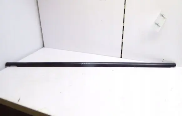 Toyota Avensis T220 Front door trim (molding) 