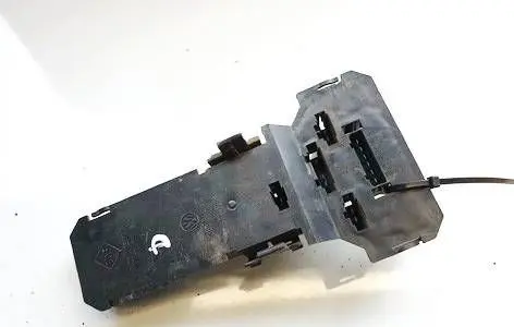 Volkswagen PASSAT B5 Tail light bulb cover holder 3B9945257
