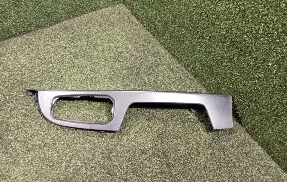 Renault Trafic III (X82) Front door card panel trim 806832613R
