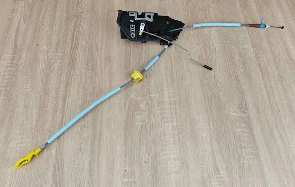 BMW 4 G22 G23 G24 G26 Front door lock 7445044