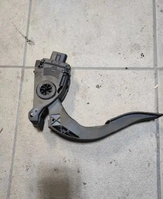 Audi A4 S4 B8 8K Accelerator throttle pedal 8K1721523A 04102011 6PV00950520