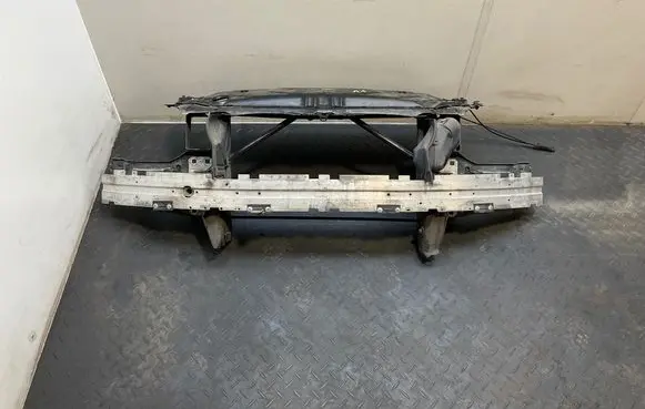 BMW 5 E60 E61 Radiator support slam panel 71485857 7033741