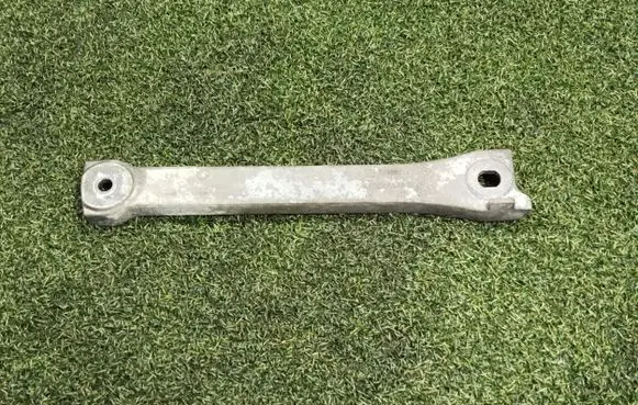 Gearbox mounting bracket