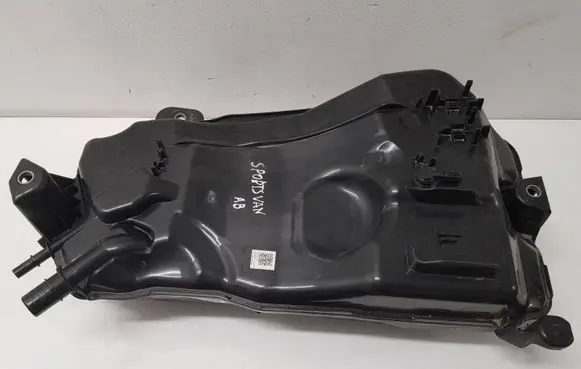 Volkswagen Golf Sportsvan AdBlue liquid reservoir 5Q0131877G 5Q0131969E