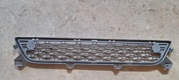 Volvo XC60 Front bumper lower grill 30763422 BP8BB1 30763423
